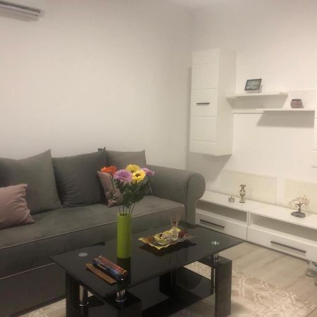 Apartament Cu 2 Camere オラデア エクステリア 写真