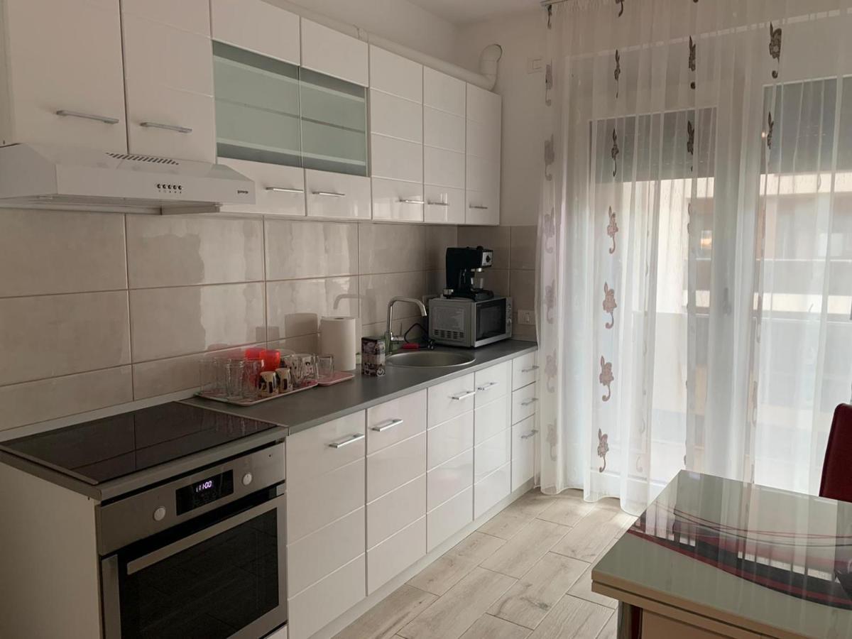 Apartament Cu 2 Camere オラデア エクステリア 写真